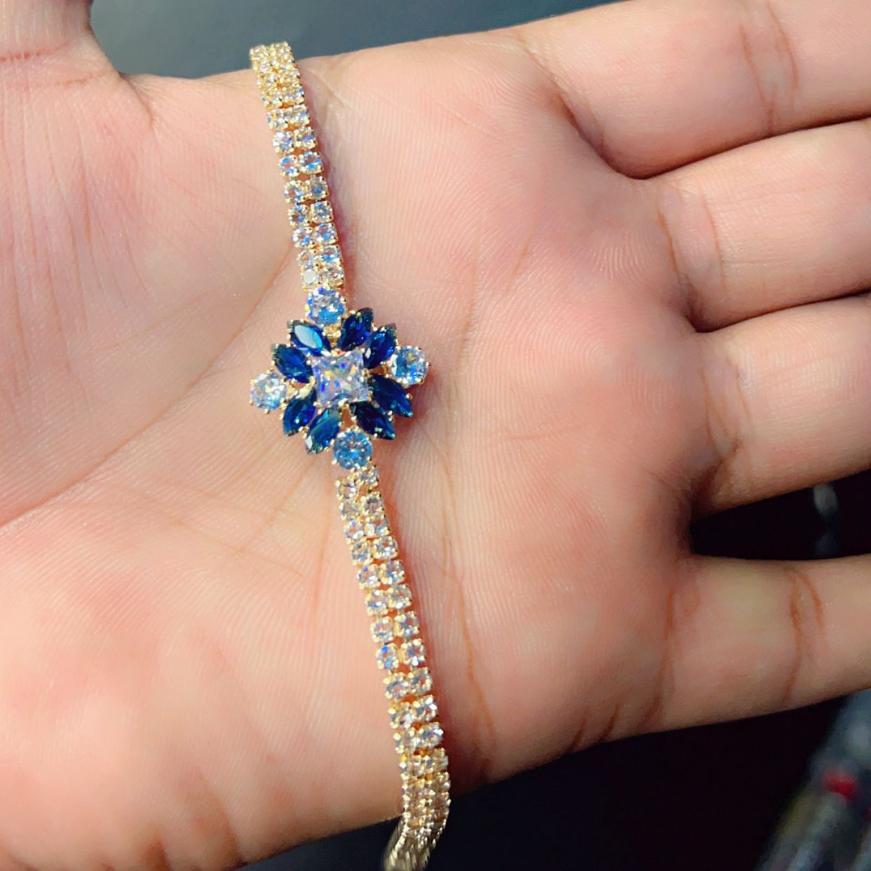 Elegant Sapphire & Diamond Tennis Bracelet – Timeless Luxury